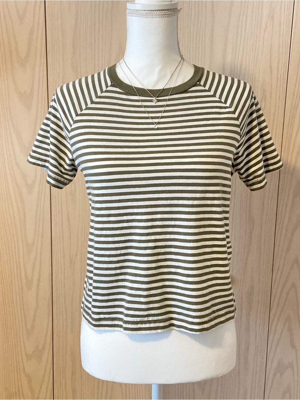 Levi’s Shirt Women’s Small Green + White Striped Cotton Short Sleeve Tee Y2K S